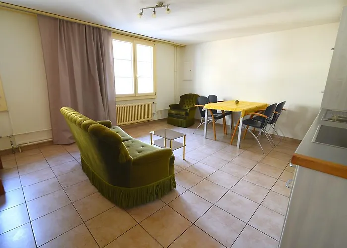 ذا ريفار هوليداي *